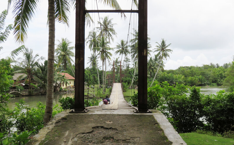 Bridge to Biha beach