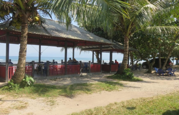 Cafe Krui beach