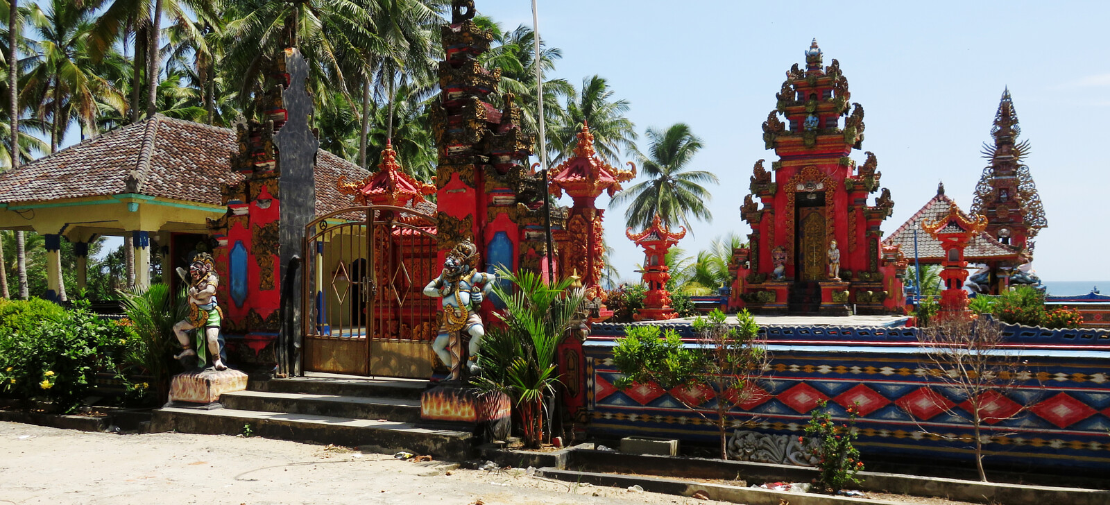Balinese temple at Melasti beach
