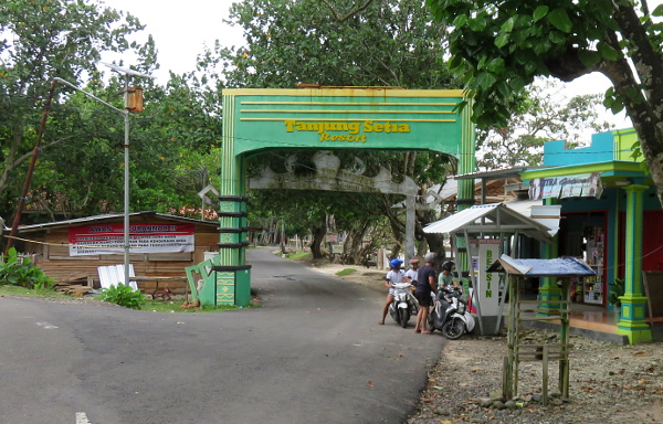 Entrance to Tanjung Setia beach