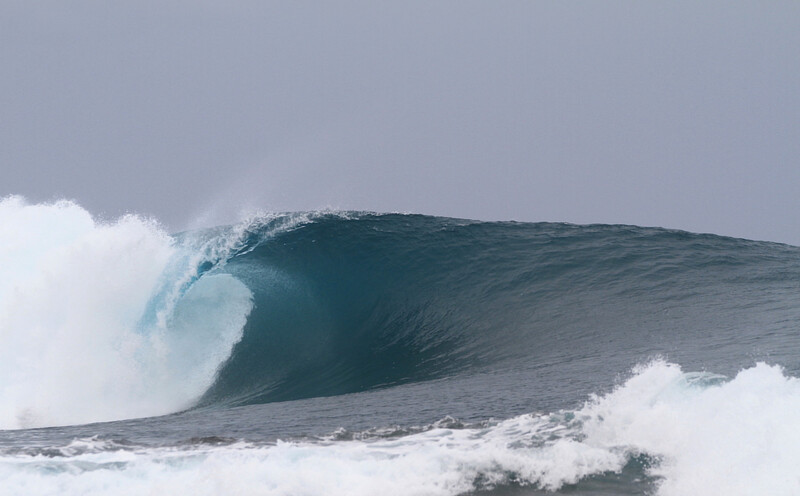 Empty wave at Honey Smacks surf break