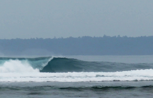 Jimmys Left surf break Sumatra