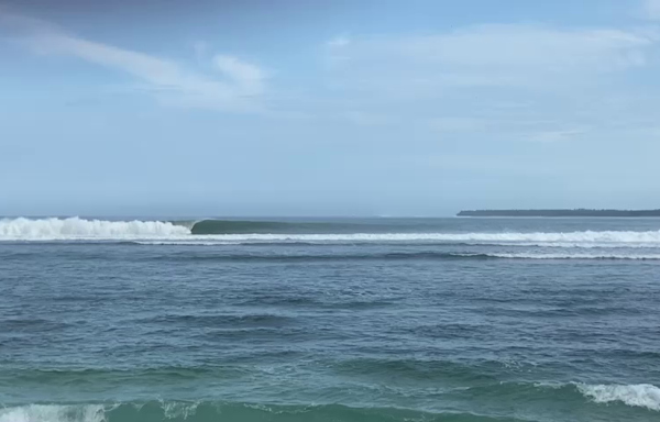 Jimmys Left surf break Sumatra 2023