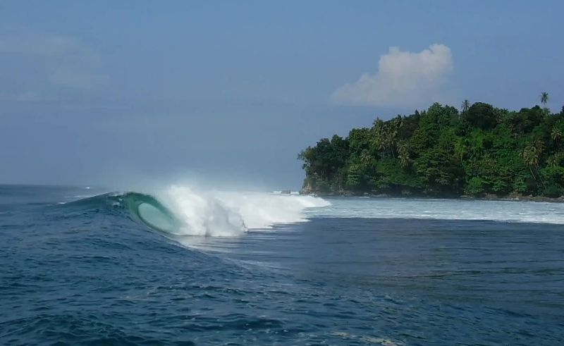 Pulau Pisang surf break Sumatra