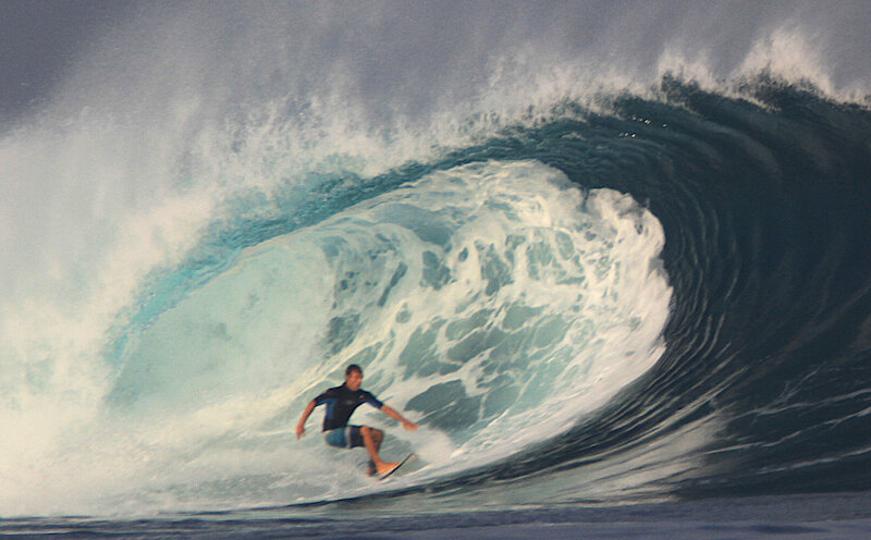 Mauro Burgos surfing 3 meter wave at Way Jambu