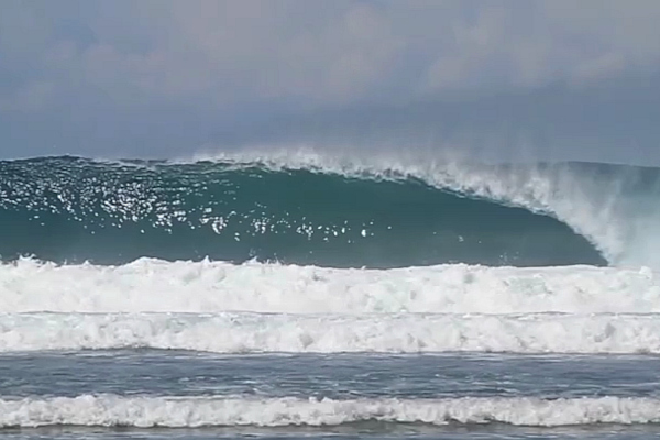 Jimmys Right surf break Sumatra